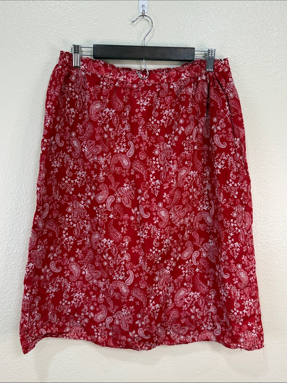 Eddie Bauer Red Floral Paisley Print Women’s Midi Skirt Size Small